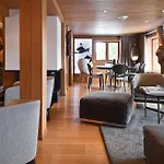 Le Strato Hotell 5*