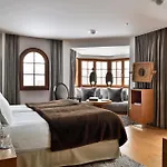 Le Strato Hotell 5*