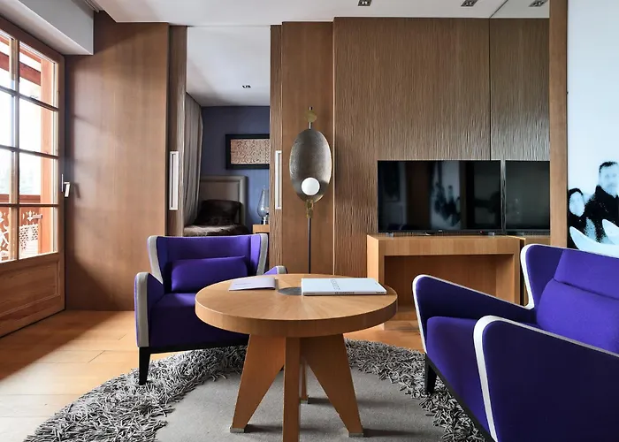 Le Strato קורשבל