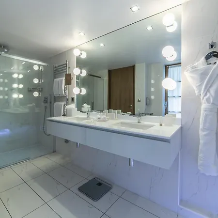 Le Strato Hotel Courchevel