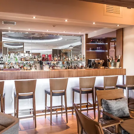 Le Strato 5* Courchevel